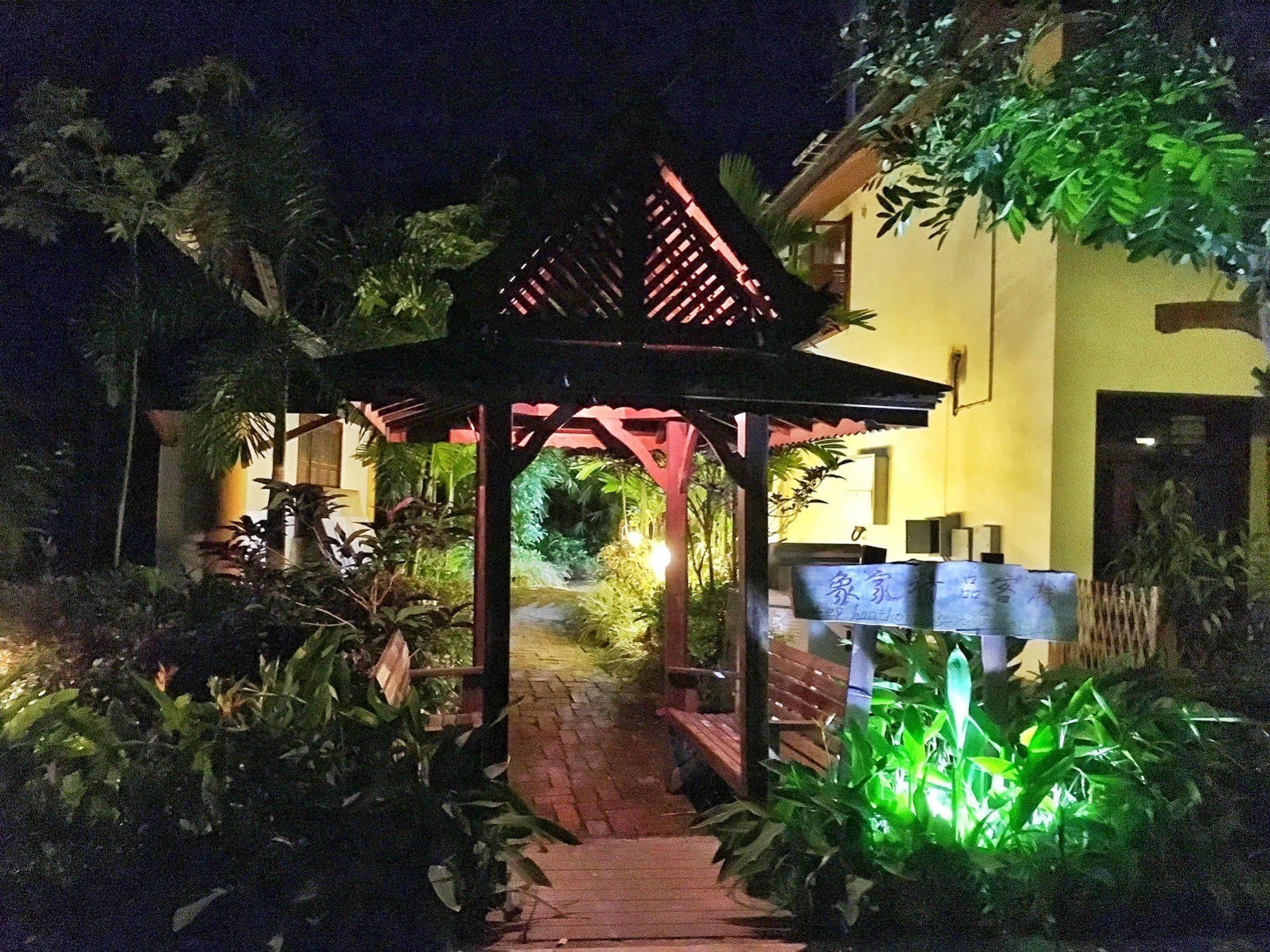 Xishuangbanna Elephanthome Boutique Guest House Exterior foto